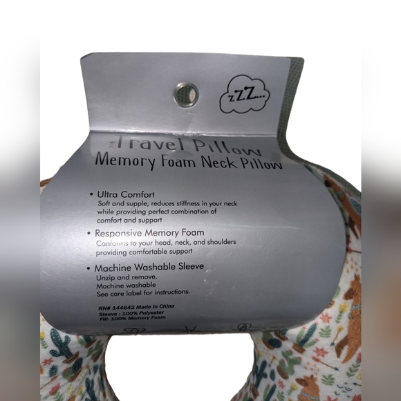 The Snuggle Is Real Memory Foam Travel Neck Pillow- Llama & Cactus Print- NWT - Picture 6 of 7